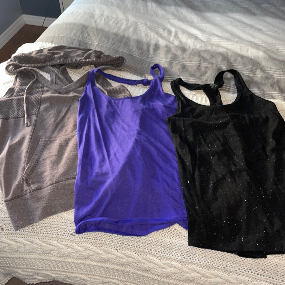 BUNDLE of workout tops